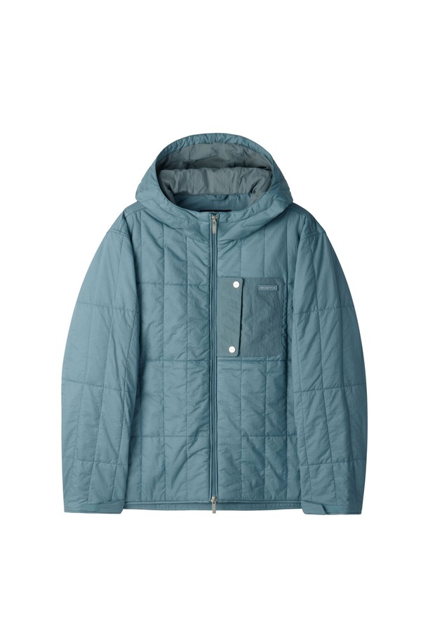 라이트블루 컬러의 SQUARE-QUILTED PADDED 점퍼입니다. 캐주얼, 베이직 스타일로 가을, 겨울철에 따뜻하게 착용하기 좋습니다. 퀼팅 디테일과 후드 디자인이 특징이며, 넉넉한 레귤러핏으로 편안한 착용감을 선사합니다. 집업 스타일로 간편하게 입고 벗을 수 있으며, 두꺼운 두께감과 부드러운 촉감의 폴리에스테르 소재로 제작되었습니다. 캠핑룩, 산책룩 등 다양한 TPO에 활용 가능하며, 미니멀, 클래식 스타일을 선호하는 분들께 추천합니다.
