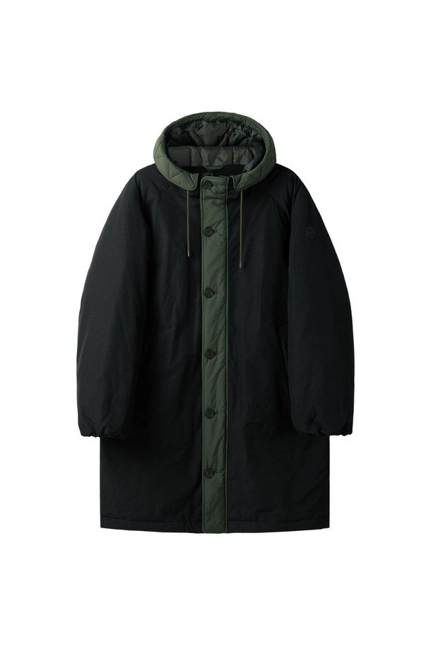 LONG QUILTED HOOD COAT - D/NAVY (P254UDW139)는 캐주얼과 미니멀 스타일을 추구하는 분들을 위한 롱 퀼팅 후드 코트입니다. 넉넉한 기장과 두꺼운 두께감으로 가을, 겨울철 따뜻하게 착용할 수 있으며, 네이비 컬러로 어떤 룩에도 쉽게 매치할 수 있습니다. 일상, 출근룩, 캠핑룩 등 다양한 TPO에 활용 가능하며, 퀼팅 패턴이 특징입니다. 긴 소매 기장과 후드 디자인으로 보온성을 높였습니다. 
