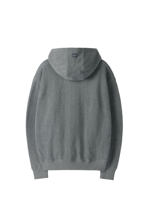 HERRINGBONE HOOD - M/GREY (P254UFT480)는 고급스러운 분위기의 헤링본 패턴 후드입니다. 면과 폴리우레탄 혼방 소재로 제작되어 부드러운 촉감과 편안한 착용감을 선사하며, 가을, 겨울, 봄까지 폭넓게 활용할 수 있습니다. 가죽 디테일이 돋보이며, 독특한 원단 조직감으로 세련된 스타일을 연출합니다. 특히, 겨울철 데일리룩에 클래식, 미니멀, 캐주얼 스타일을 더해 고급스러운 분위기를 완성할 수 있습니다. M/GREY, BLACK, ORANGE 세 가지 컬러로 만나보세요.
