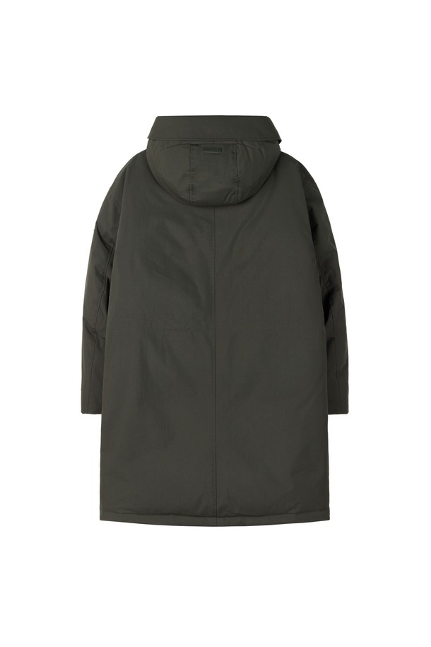 CODURA 롱 다운 점퍼 - 다크카키 (P254MDW458)는 캐주얼 및 미니멀 스타일을 지향하는 공용 다운 점퍼입니다. 겨울철 보온과 방수 기능을 갖춘 두꺼운 두께감의 롱 기장 제품으로, 일상생활에서 활용하기 좋습니다. 나일론 소재를 사용하여 제작되었으며, 지퍼 여밈 방식과 레귤러핏으로 편안한 착용감을 제공합니다. 후드와 포켓 디테일이 있으며, 다크카키 컬러의 무지 디자인으로 다양한 스타일 연출에 용이합니다. 긴 소매 기장으로 한겨울에도 따뜻하게 입을 수 있는 다운 점퍼입니다.
