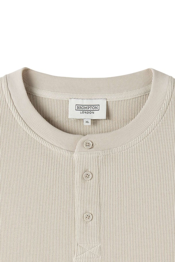 BROMPTON LONDON - 반팔티셔츠 - BUTTON WAFFLE HALF SLEEVE T-SHIRT - BEIGE (P252MTS433)