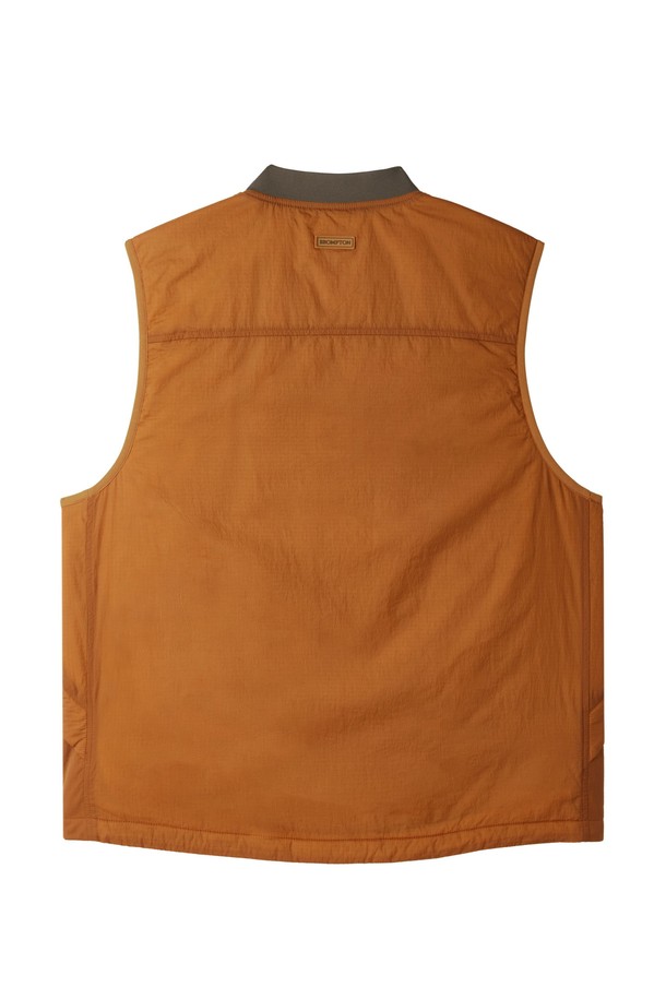 **LIGHTWEIGHT PADDED VEST - 오렌지 (P254MPV130)**

이번 시즌, 당신의 아웃도어 활동과 일상에 활력을 더해줄 남성용 "라이트웨이트 패디드 베스트 - 오렌지"입니다. 가을, 겨울 시즌에 적합하며, 캐주얼 및 스포티한 스타일을 연출할 수 있습니다. 경량 패딩 소재로 제작되어 보온성과 활동성을 동시에 갖췄으며, 무지 디자인으로 어떤 스타일에도 쉽게 매치할 수 있습니다. 레귤러 핏에 집업 방식으로 편안하게 착용 가능하며, 여행, 캠핑, 등산 등 다양한 TPO에 활용 가능합니다. 나일론과 폴리에스테르 혼방 소재로 제작되어 튼튼하고, 두꺼운 두께감으로 추운 날씨에도 따뜻함을 유지해 줍니다. 
