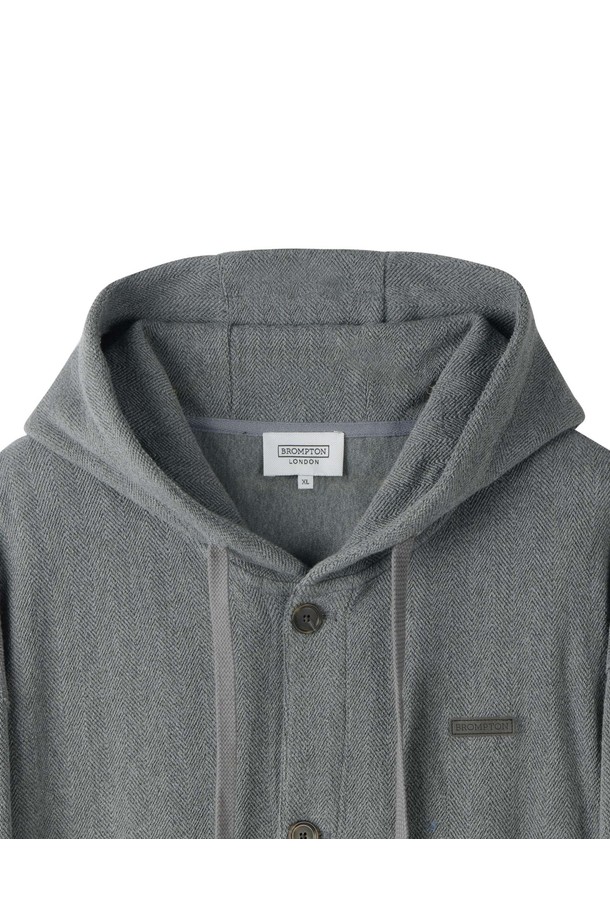 HERRINGBONE HOOD - M/GREY (P254UFT480)는 고급스러운 분위기의 헤링본 패턴 후드입니다. 면과 폴리우레탄 혼방 소재로 제작되어 부드러운 촉감과 편안한 착용감을 선사하며, 가을, 겨울, 봄까지 폭넓게 활용할 수 있습니다. 가죽 디테일이 돋보이며, 독특한 원단 조직감으로 세련된 스타일을 연출합니다. 특히, 겨울철 데일리룩에 클래식, 미니멀, 캐주얼 스타일을 더해 고급스러운 분위기를 완성할 수 있습니다. M/GREY, BLACK, ORANGE 세 가지 컬러로 만나보세요.
