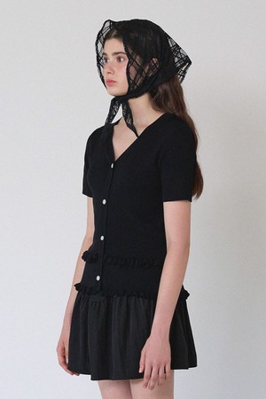 베라 프릴 브이넥 니트