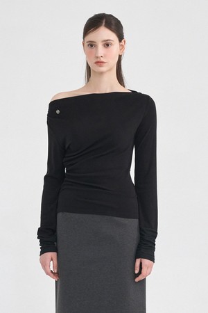 메디 원 숄더 티