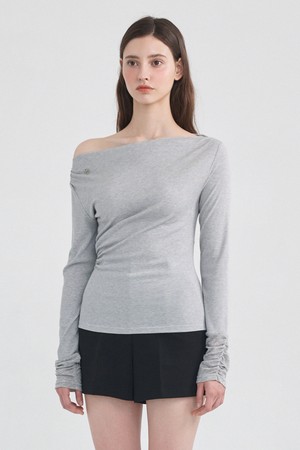 메디 원 숄더 티