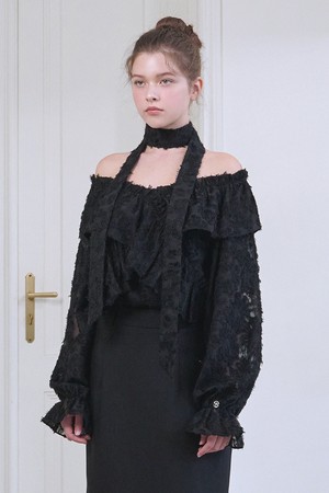 케리 헤어리 스트랩 블라우스