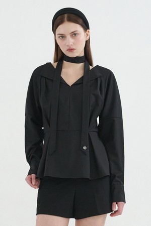 바이샤 오픈 카라 페플럼 블라우스