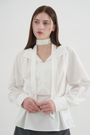 바이샤 오픈 카라 페플럼 블라우스