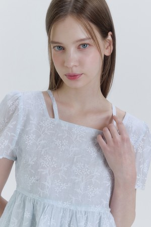 리엔 스퀘어넥 블라우스