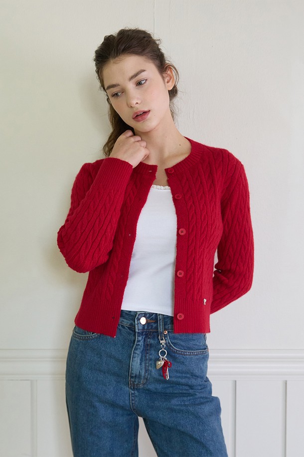 PINKPINEAPPLE - 가디건 - ESSENTIAL CABLE CARDIGAN_RED