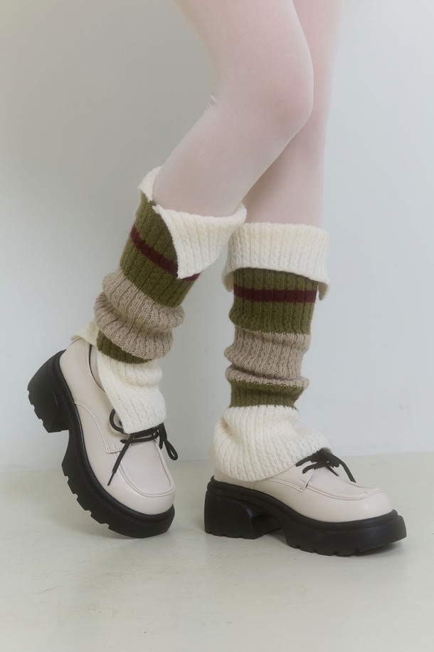 PINKPINEAPPLE - 양말 - MONICA LEG WARMER_KHAKI