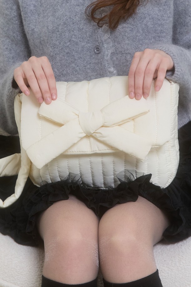 PINKPINEAPPLE - 토트백 - SNOW CLOUD RIBBON BAG_IVORY