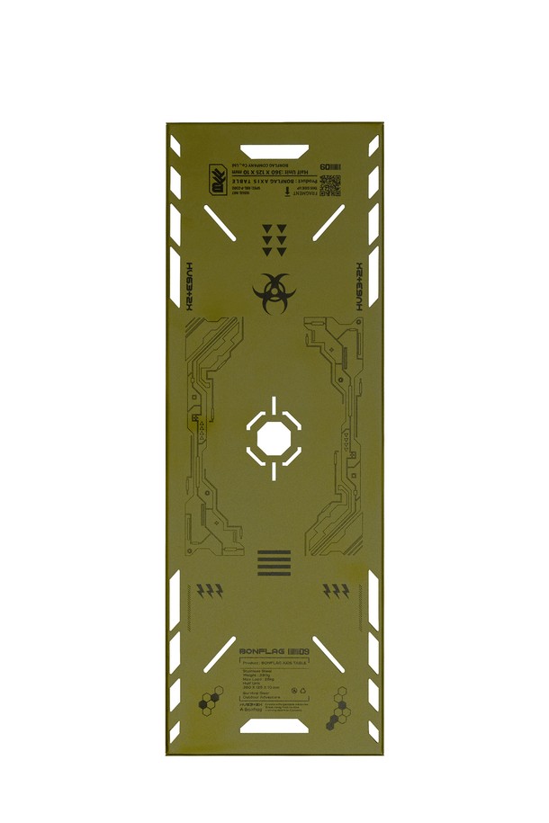 액시스 IGT 하프유닛 상판 트레이는 캠핑과 일상에서 다용도로 활용 가능한 제품입니다. 튼튼한 스틸 소재로 제작되어 내구성과 내열성이 뛰어나며, 블랙, 올리브 그린, 탄 세 가지 색상으로 출시되어 취향에 맞게 선택할 수 있습니다. 정밀한 그래픽과 레터링 각인이 돋보이며, 안정적인 수평 유지를 위한 최적화된 설계가 적용되었습니다. 밀리터리, 택티컬 스타일을 선호하는 캠퍼들에게 테이블 정리와 스타일을 동시에 만족시키는 매력적인 아이템입니다.
