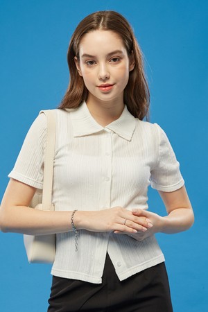 WOMEN 미디 크롭 슬림 플리츠 반팔티 가디건 [WHITE]