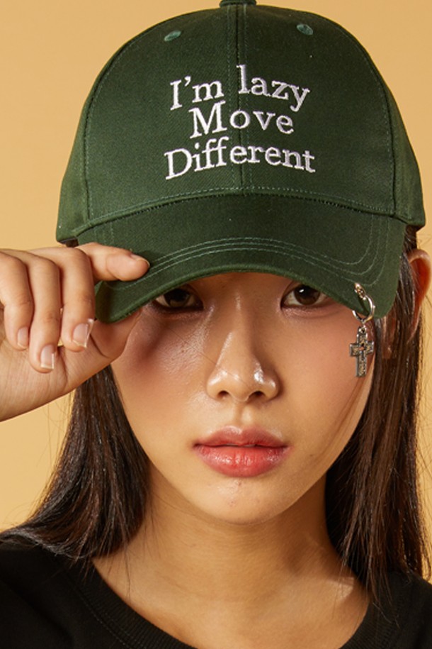 KOLEAT - 모자 - (남녀공용) 레이어드 아일렛 볼캡 레터링 자수 캡모자 [그린]