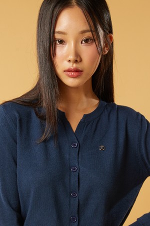 브이넥 에어리 니켈 로고 니트 가디건 [네이비] KCL.