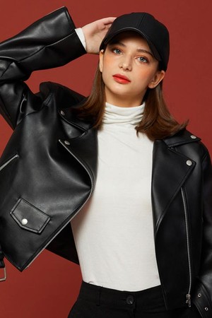 WOMEN 크롭 오버핏 마일드레더 라이더자켓 [벨트탈부착]