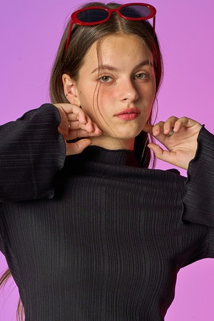 WOMEN 플레어 소매 이너 겨울 반 목티 [BLACK]