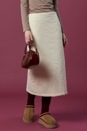 패딩 방한 보온 도톰 누빔 무지 롱스커트 [아이보리]