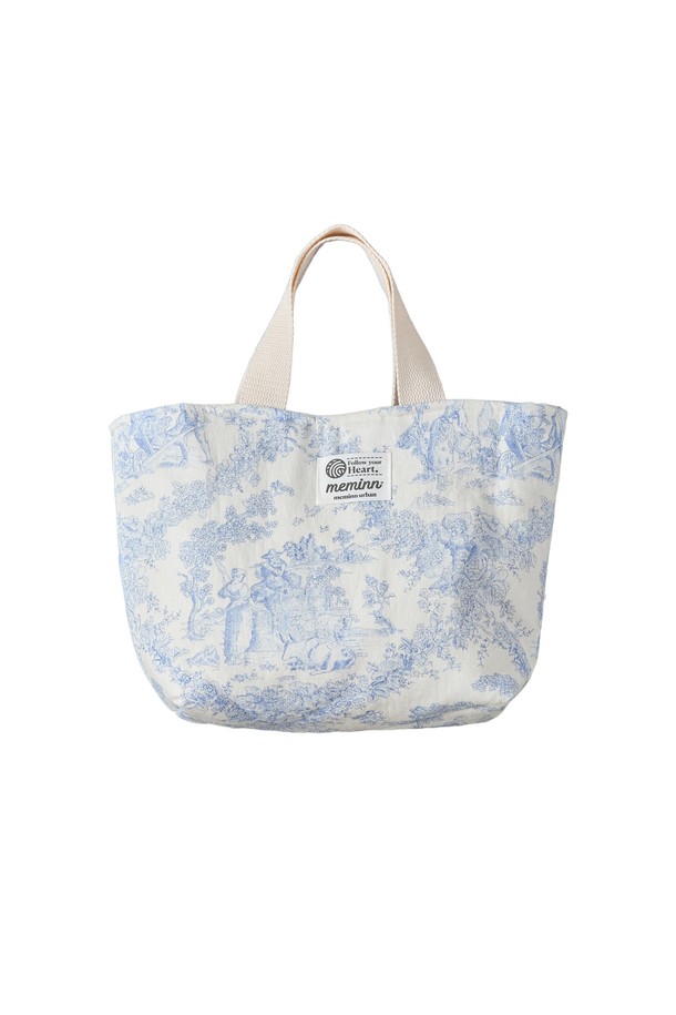 명화가 내가방속으로 린넨 미니백은 린넨과 면 소재로 제작되어 부드러운 질감과 넉넉한 수납공간을 제공하며, 양면 디자인으로 다양한 스타일 연출이 가능합니다. 플라워, 프린트 패턴에 화이트, 블루 컬러, 사각 디자인과 손잡이 디테일로 세련된 느낌을 더했으며, 실용적인 디자인과 단단한 내구성, 편안한 그립감으로 데일리백으로 활용하기 좋습니다. 가방은 오픈형으로 편리하게 사용 가능하며, 미니 사이즈로 가볍게 들고 다니기 좋습니다.
