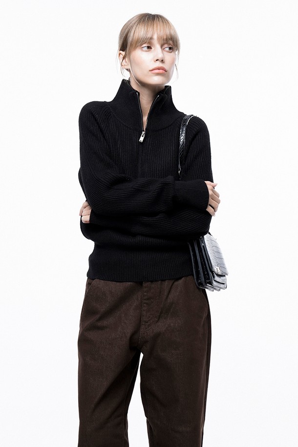 CHANCE'S NOI FOR WOMEN - 스웨터 - Soft Hazzy Half Zip-up Knit - Black /W243TP05BK