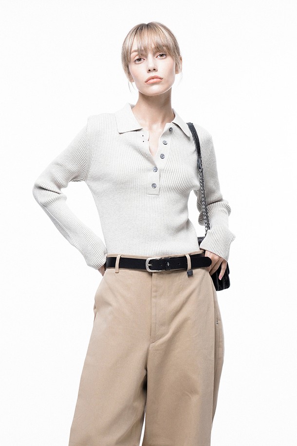 CHANCE'S NOI FOR WOMEN - 스웨터 - Soft Slim Button Collar Knit - Beige /W243TP08BE