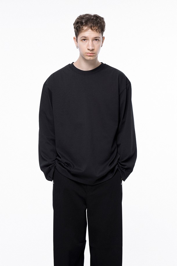 CHANCE'S NOI - 긴팔티셔츠 - Clean long-sleeved - Black /M243TP01BK