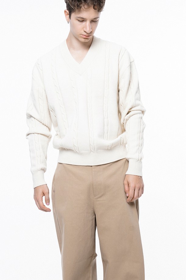 CHANCE'S NOI - 스웨터 - Dense Cable V-neck Kint - Ivory /M243TP07IV