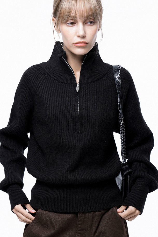 CHANCE'S NOI FOR WOMEN - 스웨터 - Soft Hazzy Half Zip-up Knit - Black /W243TP05BK