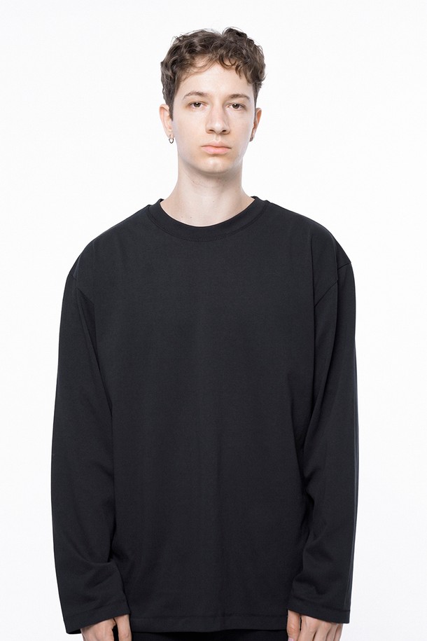 CHANCE'S NOI - 긴팔티셔츠 - Clean long-sleeved - Black /M243TP01BK