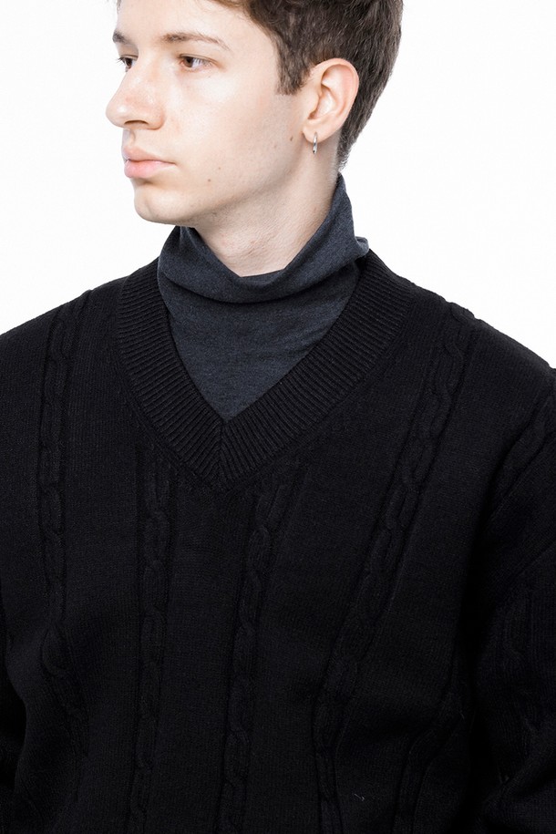 CHANCE'S NOI - 스웨터 - Dense Cable V-neck Kint - Black /M243TP07BK