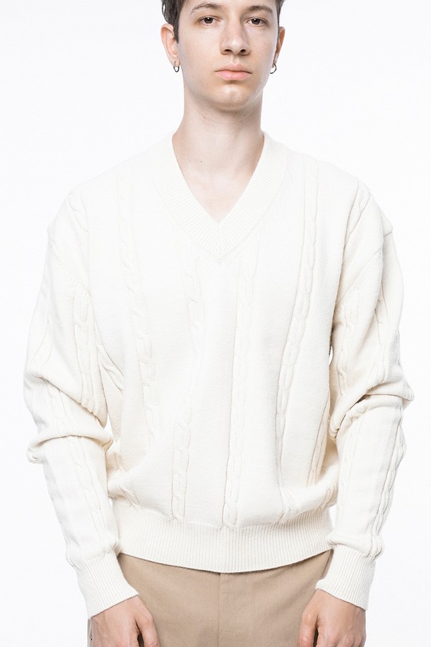 CHANCE'S NOI - 스웨터 - Dense Cable V-neck Kint - Ivory /M243TP07IV