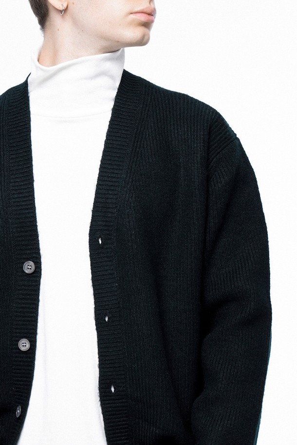 CHANCE'S NOI - 가디건 - Dense Hazzy Y-neck Cardigan - Green /M243OT01GN