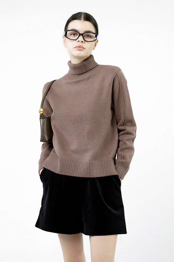 CHANCE'S NOI FOR WOMEN - 터틀넥 - [for Women] Soft Slit High Turtleneck - Brown /W244TP06BR