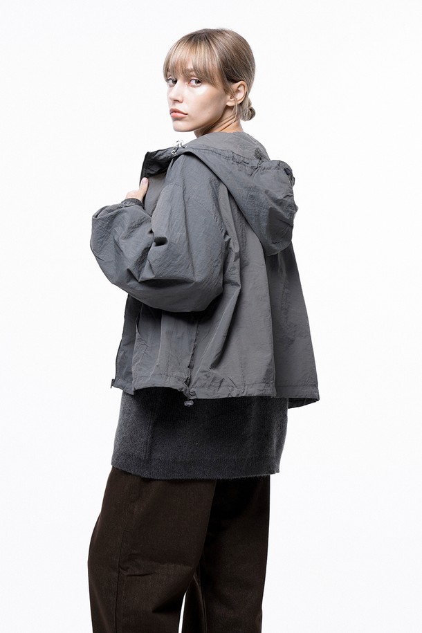 CHANCE'S NOI FOR WOMEN - 블루종/점퍼 - Crop Hooded Windbreaker Jumper - Charcoal /W243OT01CH