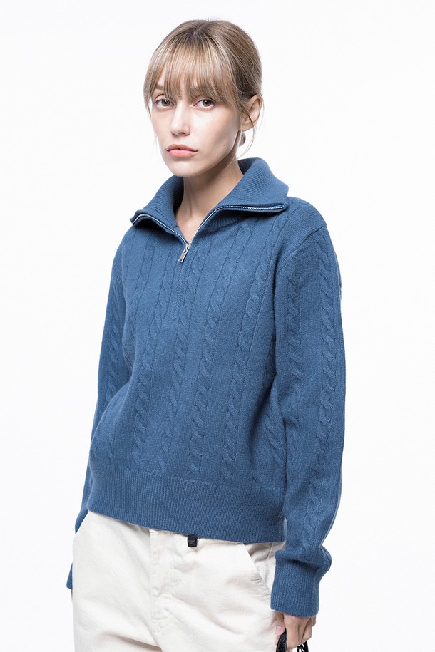 CHANCE'S NOI FOR WOMEN - 스웨터 - Soft Cable Half Zip-up Knit - Blue /W243TP01BL