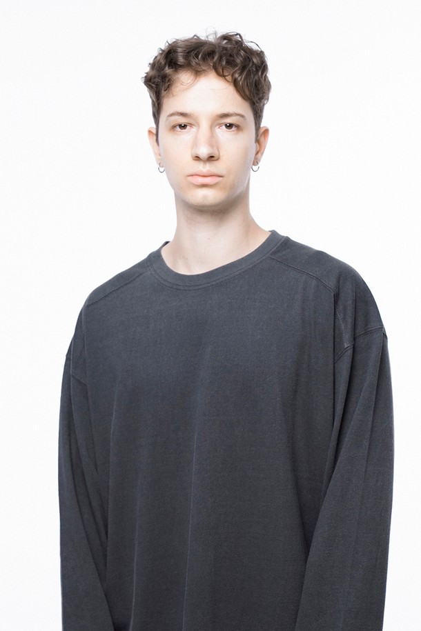 CHANCE'S NOI - 긴팔티셔츠 - Pigment Slit Long sleeved - Charcoal /M243TP03CH