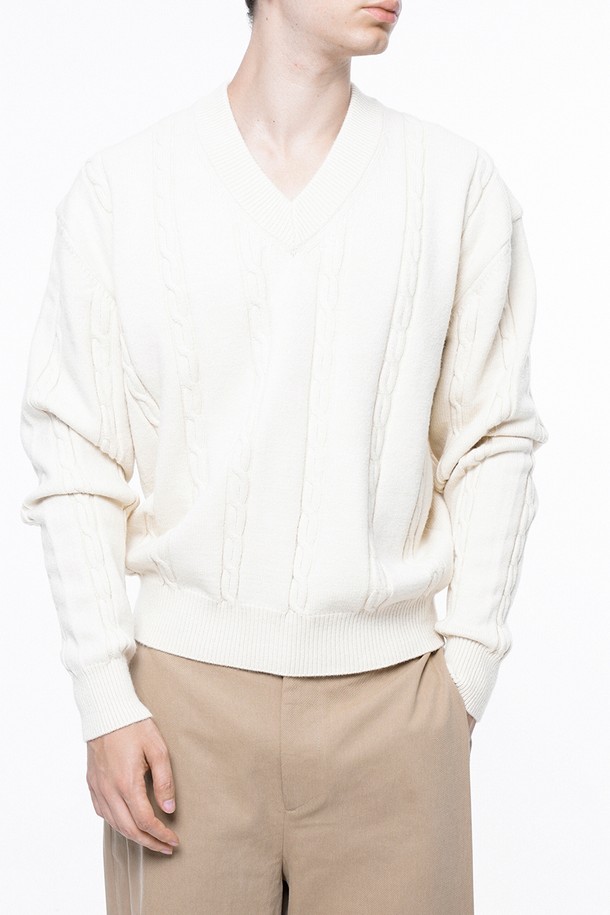 CHANCE'S NOI - 스웨터 - Dense Cable V-neck Kint - Ivory /M243TP07IV