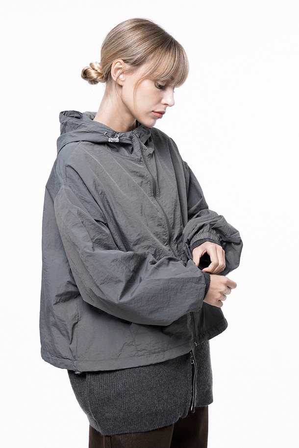 CHANCE'S NOI FOR WOMEN - 블루종/점퍼 - Crop Hooded Windbreaker Jumper - Charcoal /W243OT01CH