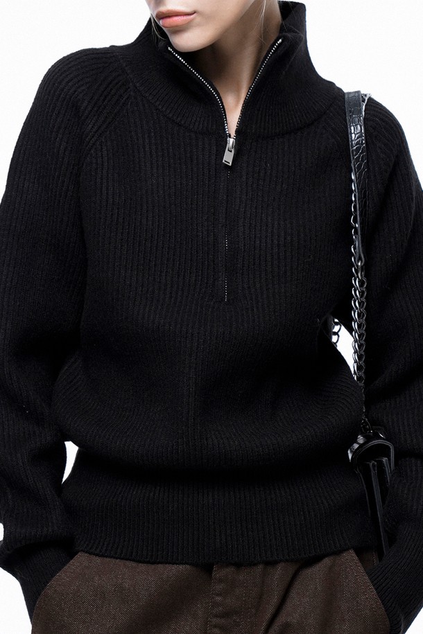 CHANCE'S NOI FOR WOMEN - 스웨터 - Soft Hazzy Half Zip-up Knit - Black /W243TP05BK