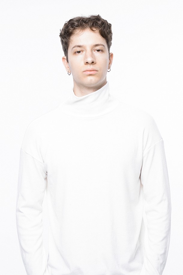 CHANCE'S NOI - 스웨터 - Spandex Finger-warmer Turtleneck - White /M243TP04WH