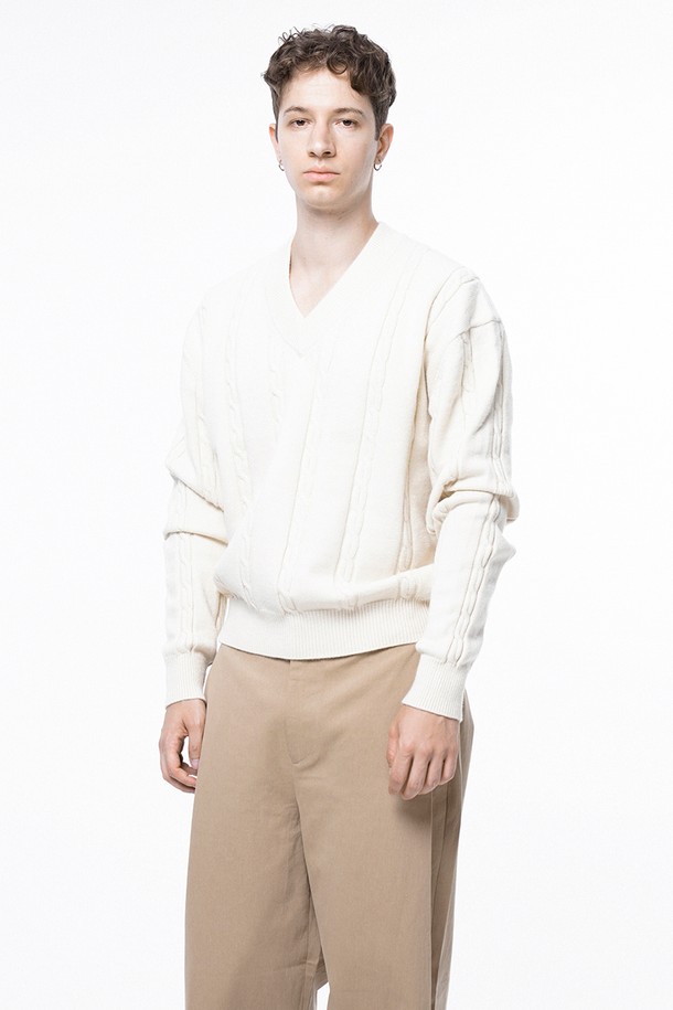 CHANCE'S NOI - 스웨터 - Dense Cable V-neck Kint - Ivory /M243TP07IV