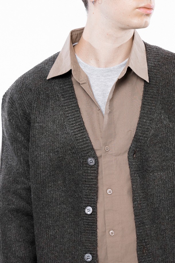 CHANCE'S NOI - 가디건 - Dense Hazzy Y-neck Cardigan - Brown /M243OT01BR