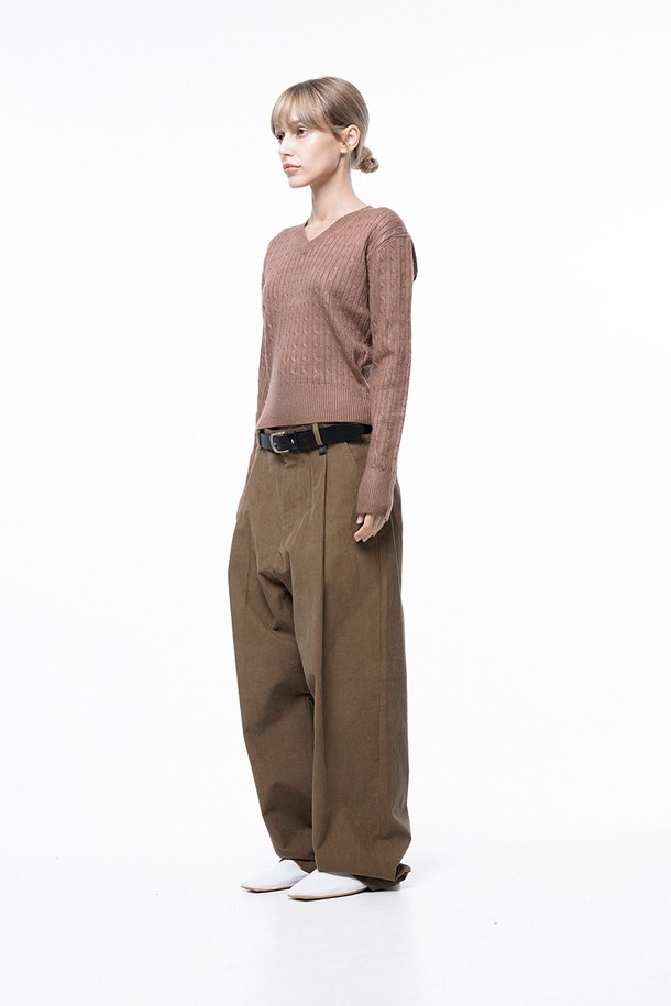 CHANCE'S NOI FOR WOMEN - 스웨터 - Soft Cable V-neck Knit - Brown /W243TP02BR