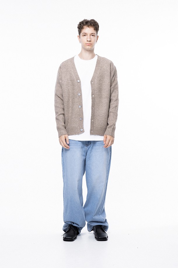 CHANCE'S NOI - 가디건 - Dense Hazzy Y-neck Cardigan - Beige /M243OT01BE