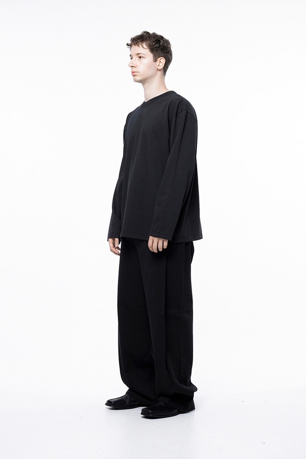 CHANCE'S NOI - 긴팔티셔츠 - Clean long-sleeved - Black /M243TP01BK