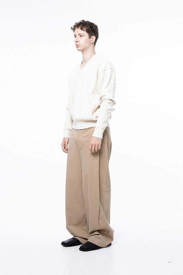 CHANCE'S NOI - 스웨터 - Dense Cable V-neck Kint - Ivory /M243TP07IV