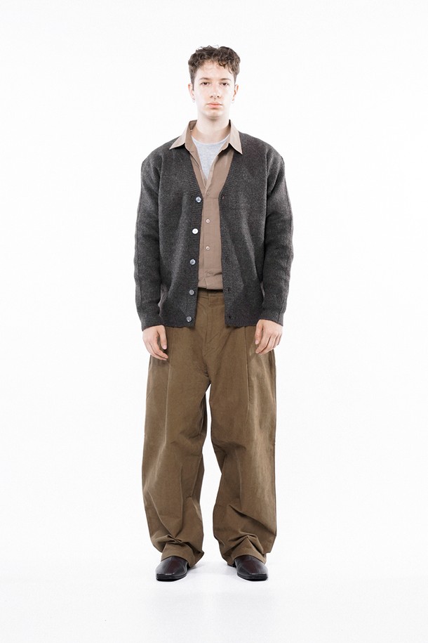 CHANCE'S NOI - 가디건 - Dense Hazzy Y-neck Cardigan - Brown /M243OT01BR