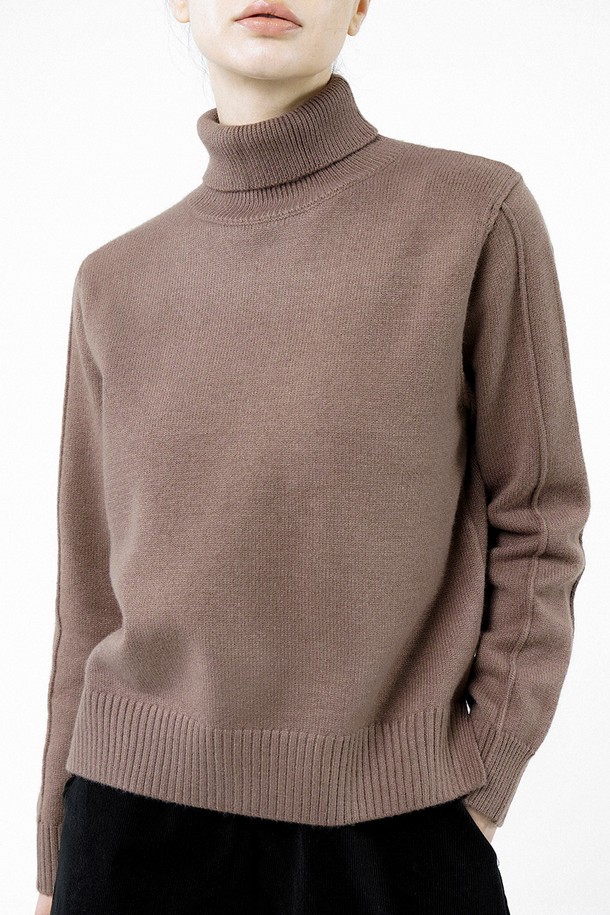 CHANCE'S NOI FOR WOMEN - 터틀넥 - [for Women] Soft Slit High Turtleneck - Brown /W244TP06BR